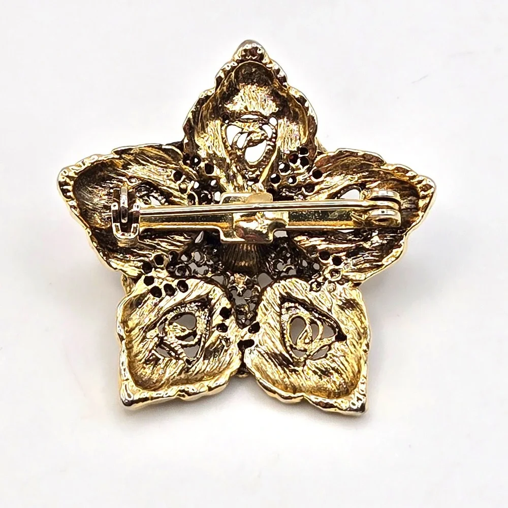 Vintage‎ 1950s Gold Tone Filigree Brooch with Genuine Cultured Pearl Flower